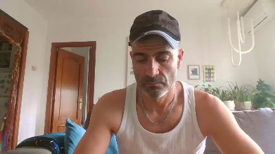 hotreds webcam model stream image