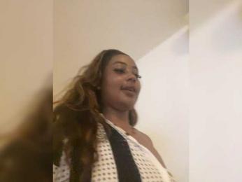 Petitlexxi webcam bongacams model stream image