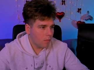 michael-strong webcam camsoda model stream image