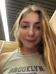 Sunny___Bunny webcam stripchat model stream image