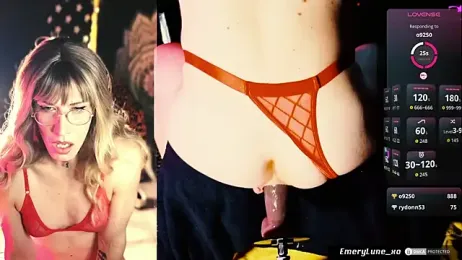 EmeryLune_xo webcam model stream image