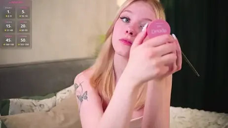 EdlaHewell webcam stripchat model stream image