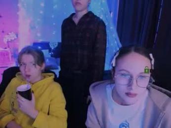 gloria_bubble webcam model stream image