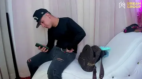 Yourslust_ webcam model stream image