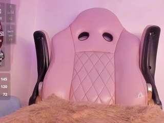 mia-royal webcam camsoda model stream image