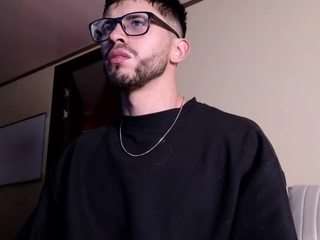 phantom-bigger1 webcam model stream image