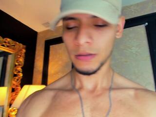 Alessandro Kiing webcam model stream image