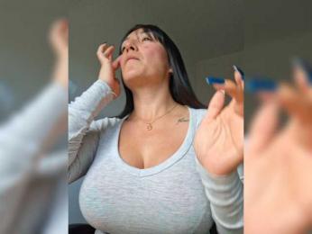 cristalboom webcam model stream image