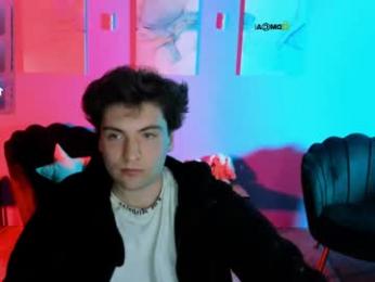 travis_wolf_ webcam model stream image