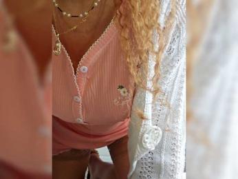 Pink-Lips webcam model stream image