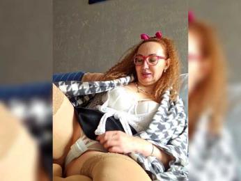 Pink-Lips webcam model stream image