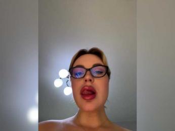 Mila-m webcam bongacams model stream image