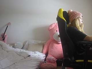 voyeurcam-sexy-little-ana-01 webcam model stream image