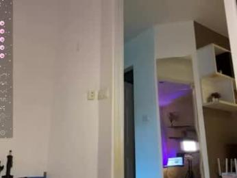 highenough_queen webcam model stream image