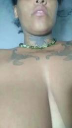 Millamoura webcam model stream image