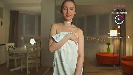 SharaNewbern webcam model stream image