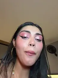 zui_lu webcam stripchat model stream image