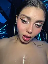 zui_lu webcam stripchat model stream image