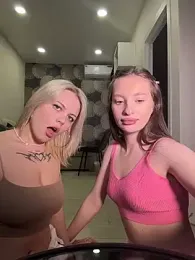 elloriah webcam stripchat model stream image