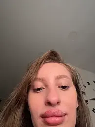 elloriah webcam model stream image