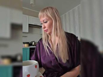 Love-blondi webcam model stream image