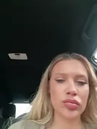 Girl-Mia webcam stripchat model stream image