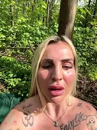 CoraDiamond webcam stripchat model stream image