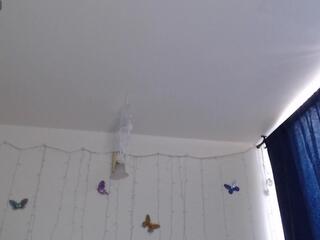 Liss Paris webcam model stream image