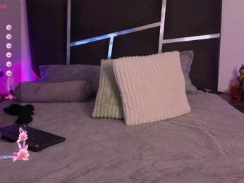 KimLuv webcam model stream image