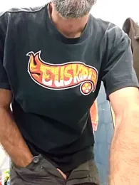 Stingles webcam model stream image