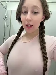 FroggyAnna webcam stripchat model stream image