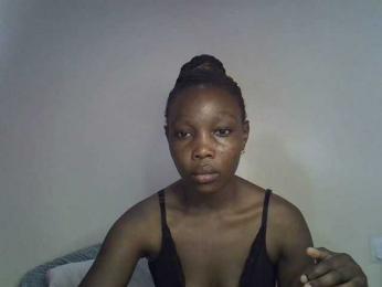 petite-alia webcam bongacams model stream image