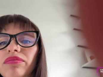 MyshkaNiks webcam bongacams model stream image