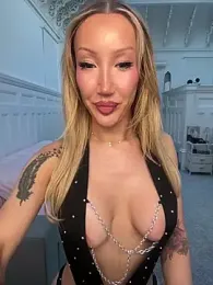 Allana29 webcam stripchat model stream image