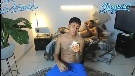 darwinandbrayann webcam model stream image