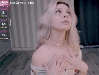 wo_voz webcam model stream image