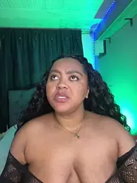 yanza2002 webcam stripchat model stream image