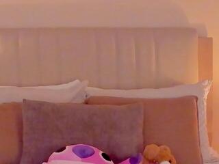 Isa Raven webcam model stream image