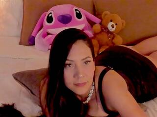 Isa Raven webcam model stream image