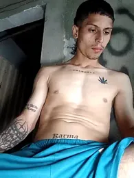 Lucckk777 webcam stripchat model stream image