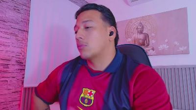 MaxTurner_ webcam model stream image