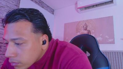 MaxTurner_ webcam model stream image