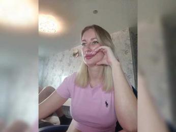 fruittella webcam bongacams model stream image