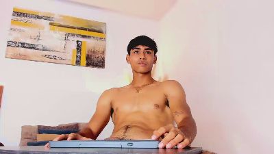 zander_20 webcam model stream image