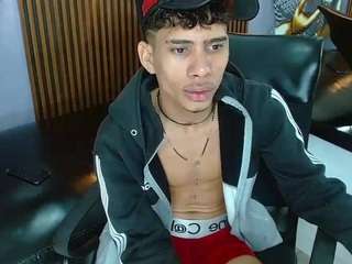 skinny-cute-alyer webcam model stream image