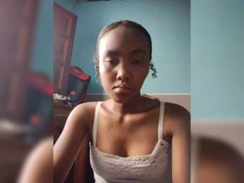 Stella11 webcam model stream image