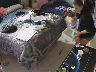 voyeurcam-house-charleys-room webcam model stream image