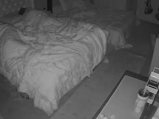voyeurcam-house-charleys-room webcam model stream image