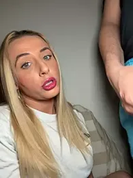 Strongqueen webcam model stream image