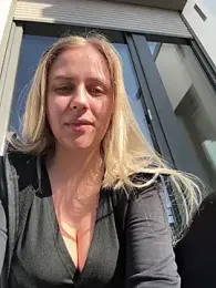 lunawolf21 webcam stripchat model stream image